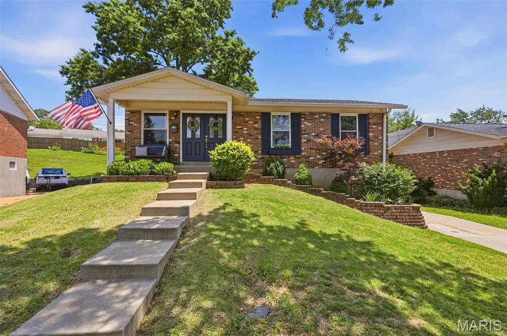 9616 Antonette Hills DR, Affton, MO 63123