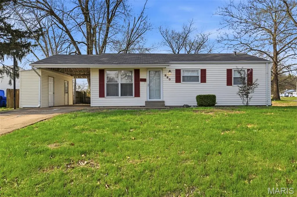 880 Fifth PLZ, Florissant, MO 63031