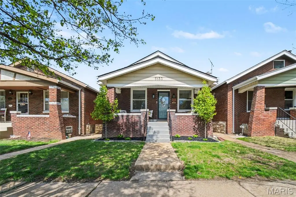 5133 Goethe AVE, St Louis, MO 63109