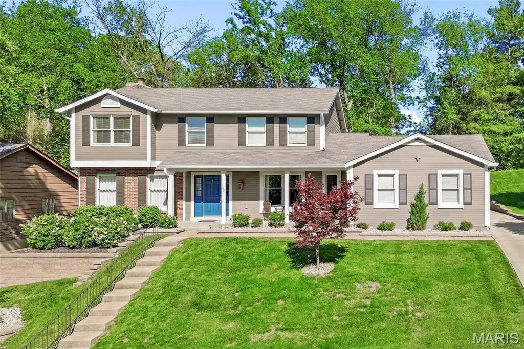 180 Spring Oaks DR, Ballwin, MO 63011