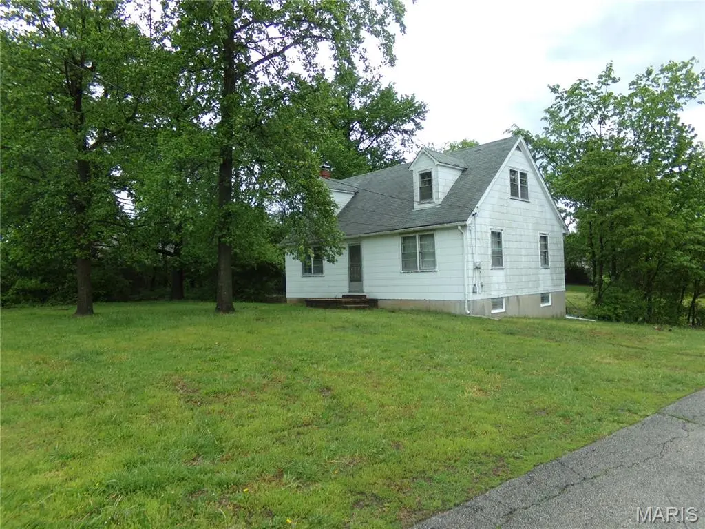 200 Old State RD, Ellisville, MO 63038