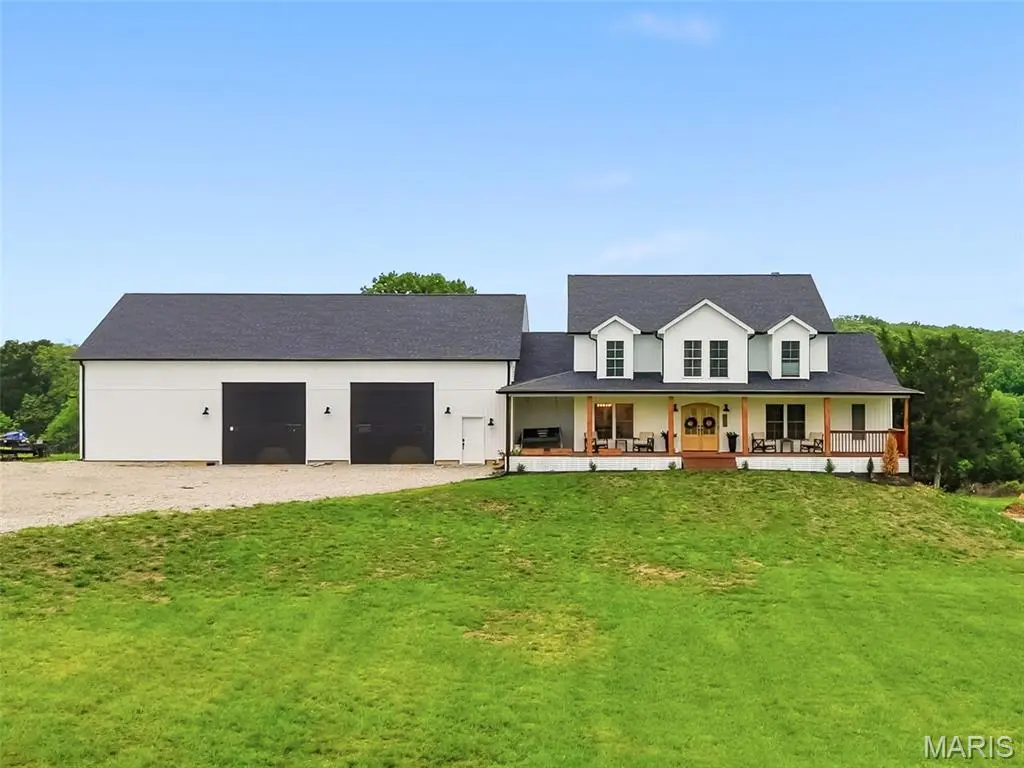 8686 State Road Ww, Dittmer, MO 63023