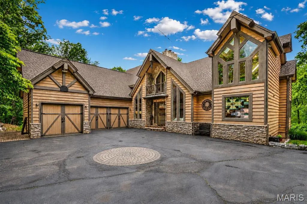 4218 White Oak DR, High Ridge, MO 63049