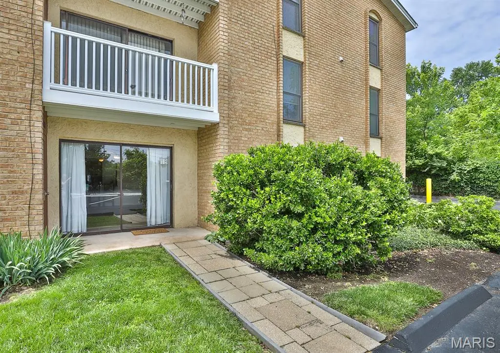 444 N Clay AVE #1B, St Louis, MO 63122