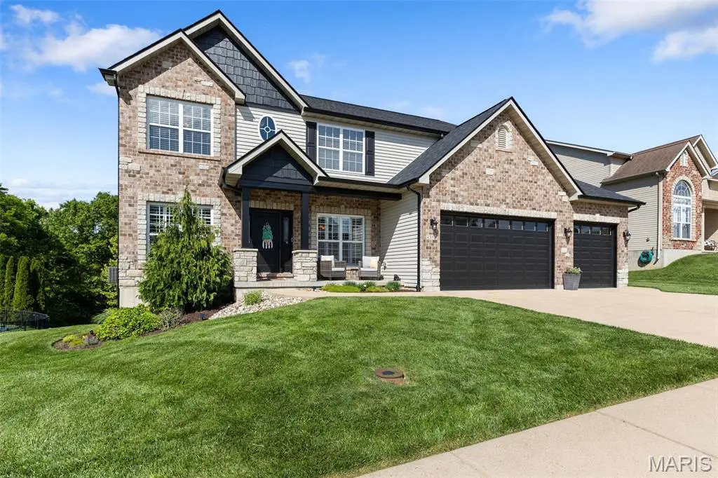 4355 Ventura Place DR, St Louis, MO 63128