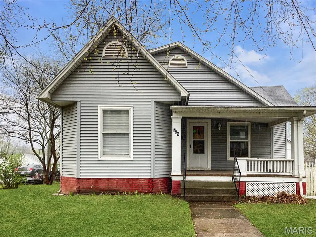 869 S Redman AVE, Marshall, MO 65340
