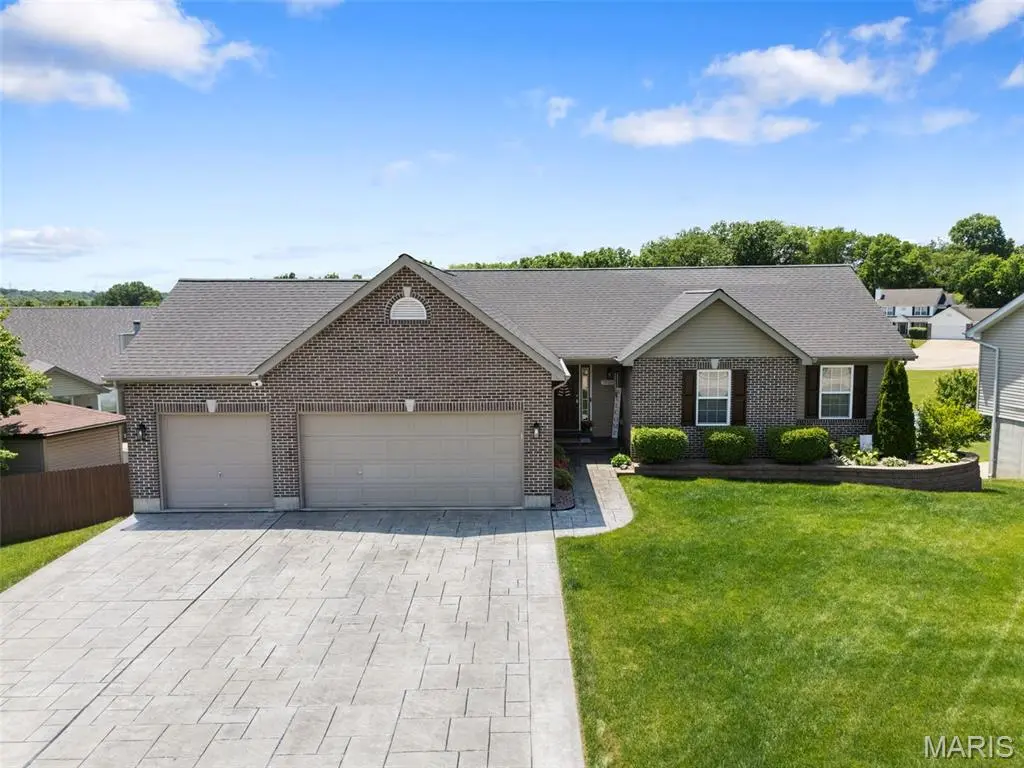 7028 Brooks Farm DR, House Springs, MO 63051