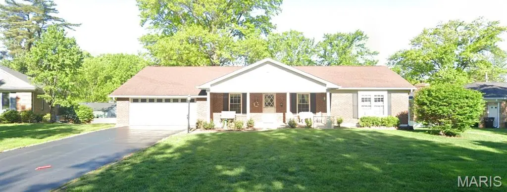 741 Dougherty PL, Kirkwood, MO 63122