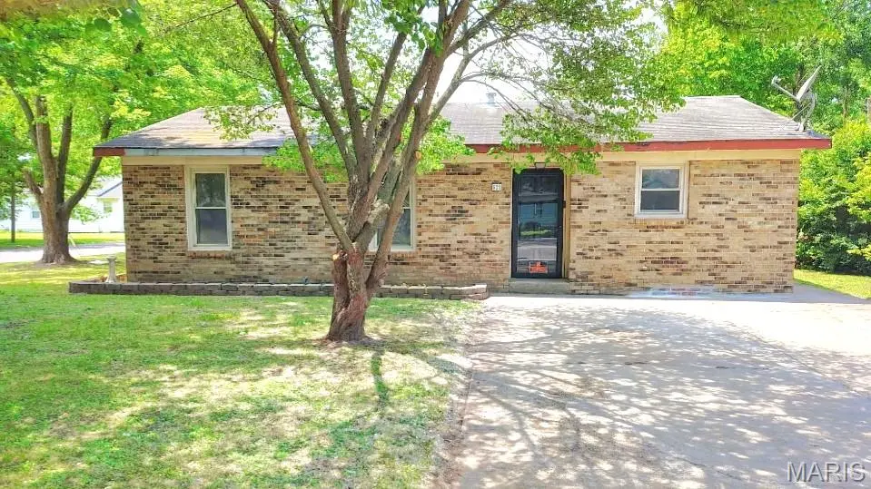 521 S 6th ST, Charleston, MO 63834
