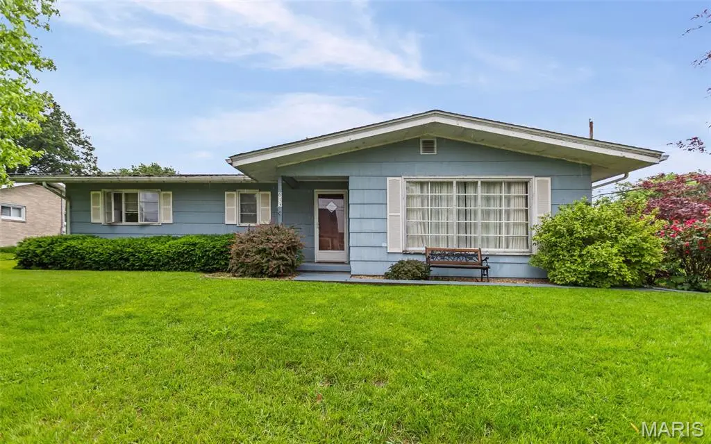 613 N Liberty ST, Jerseyville, IL 62052