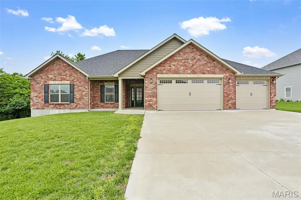110 Cedar Berry DR, Washington, MO 63090