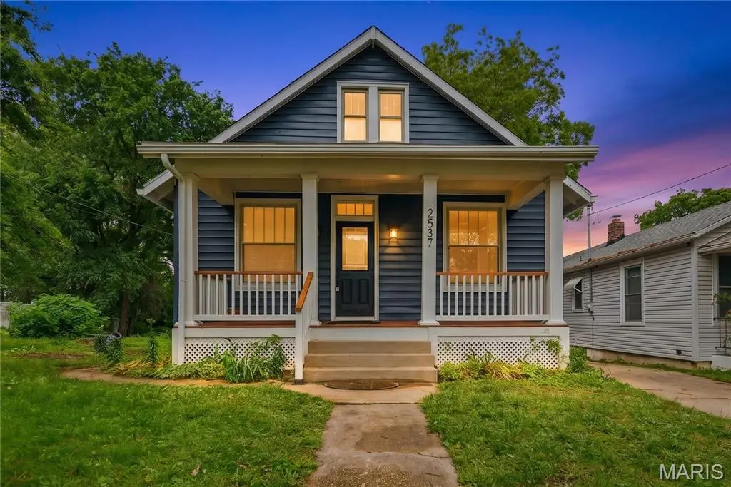 2537 Bredell AVE, Maplewood, MO 63143