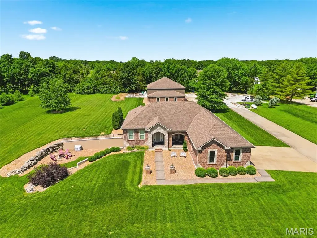 2011 Alana LN, St Paul, MO 63366
