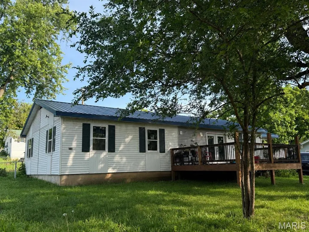 101 Thompson ST #A, Iberia, MO 65486