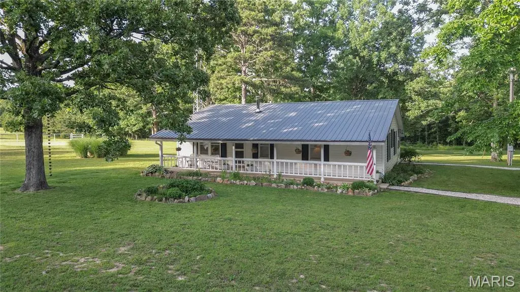 9672 Crane DR, Bucyrus, MO 65444