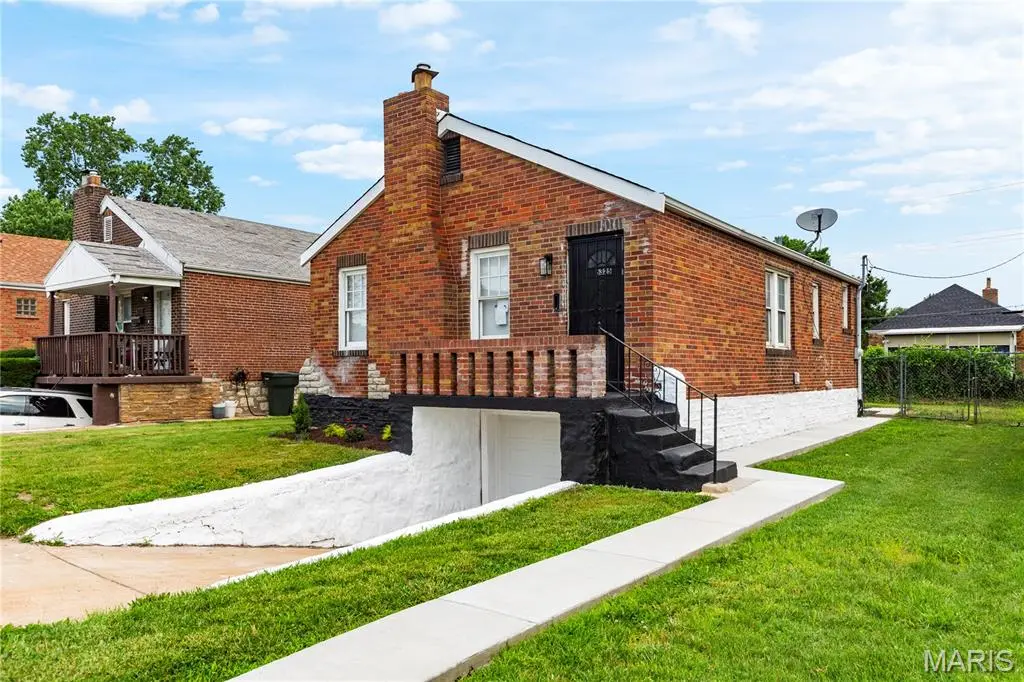 6325 Stratford AVE, St Louis, MO 63120