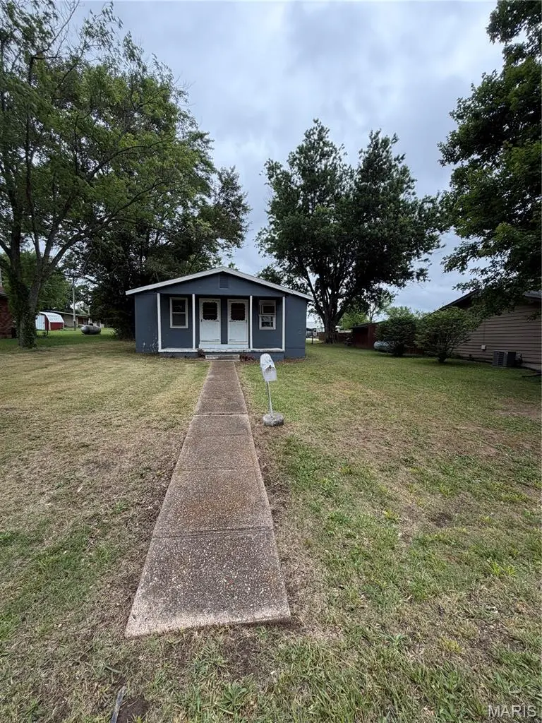 1008 E Mondy ST, Salem, MO 65560