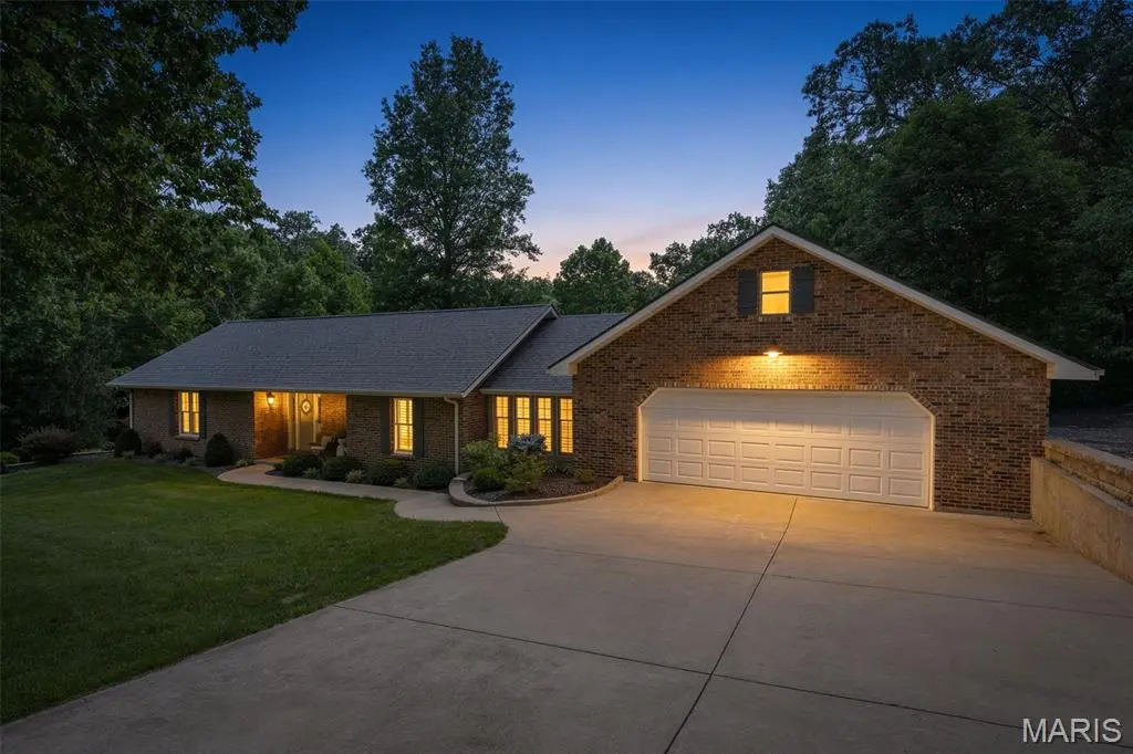 21959 Kingsman DR, Ste Genevieve, MO 63670