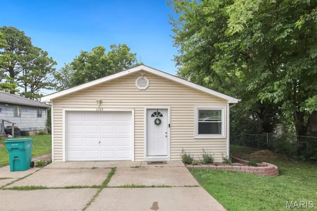 1105 Orchard DR, St Clair, MO 63077