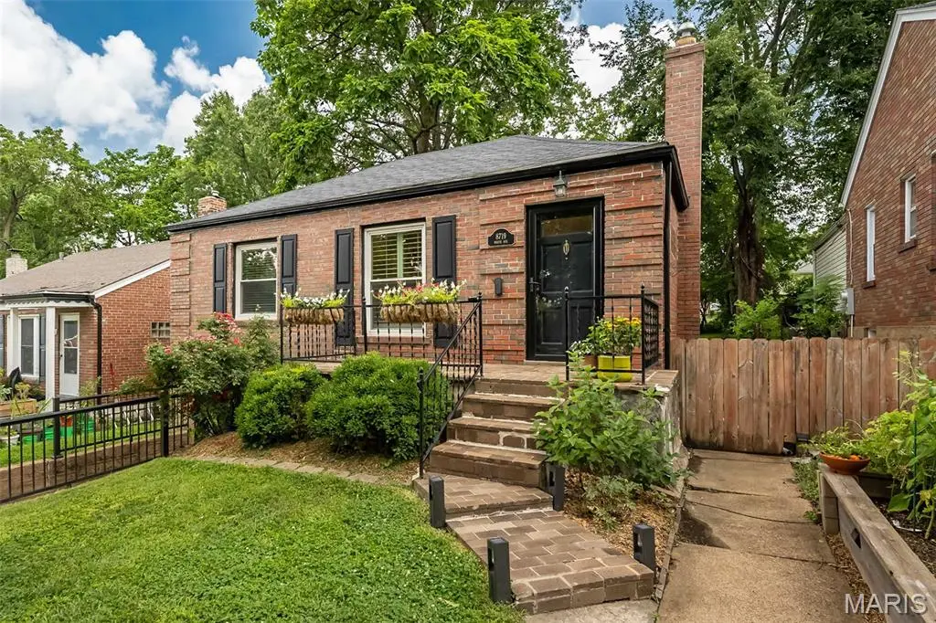 8719 White AVE, Brentwood, MO 63144