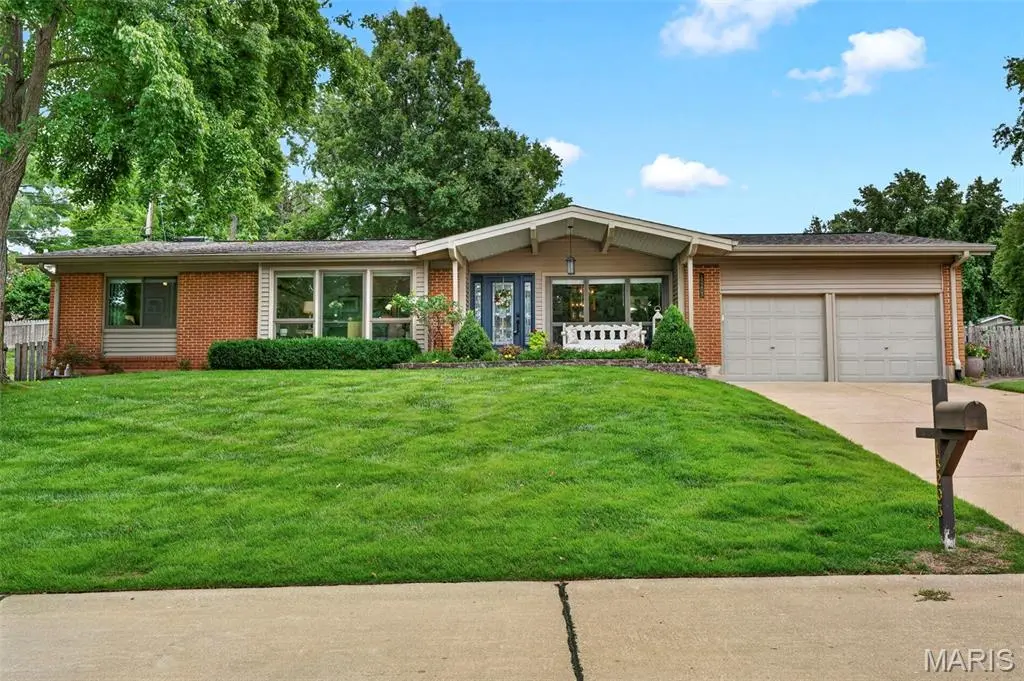 13203 Dartagnan CT, St Louis, MO 63141