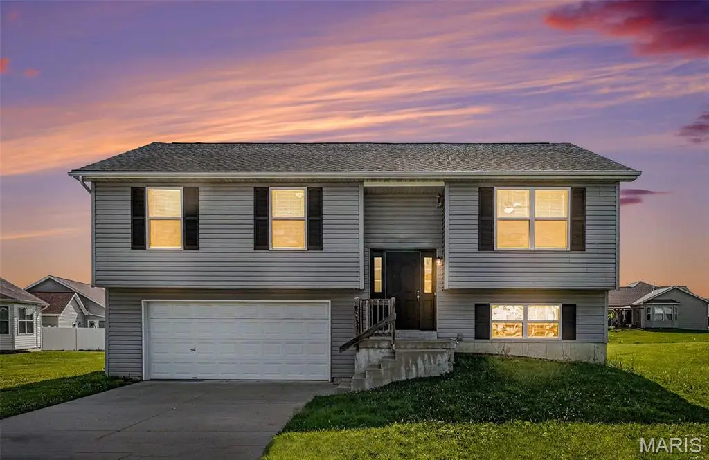 822 Legolas LN, Wright City, MO 63390