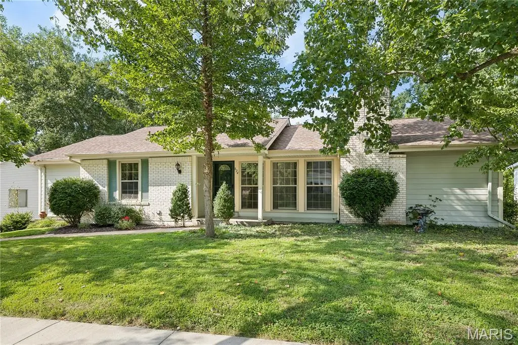 824 La Bonne Pkwy, Manchester, MO 63021