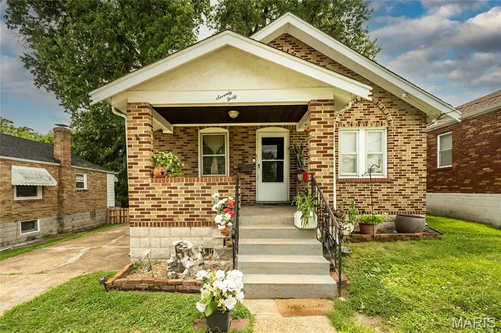 7040 Lena AVE, St Louis, MO 63136