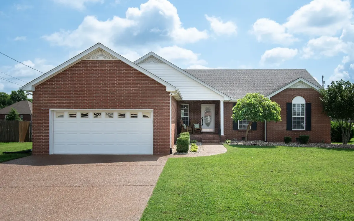 1040 Savannah Ave, Gallatin, TN 37066