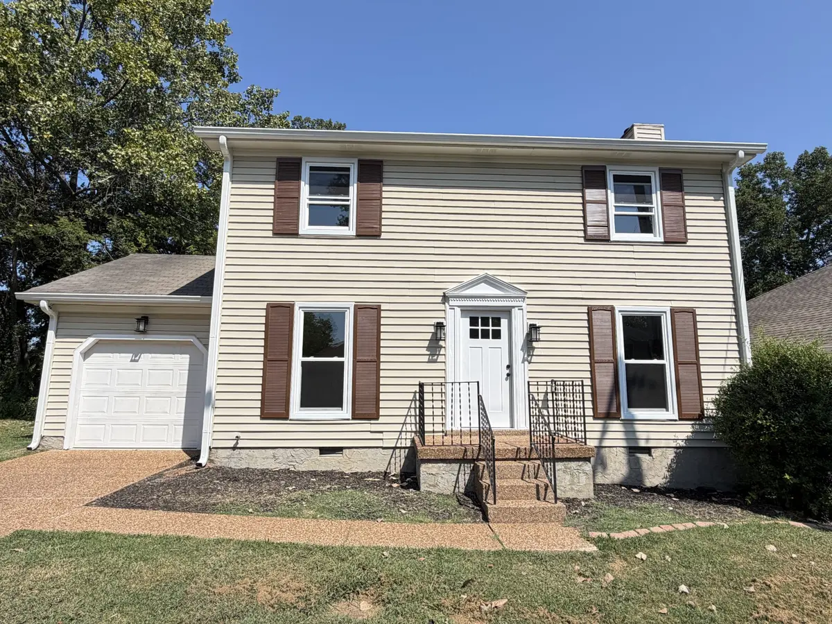 123 White Oak Way, Hendersonville, TN 37075