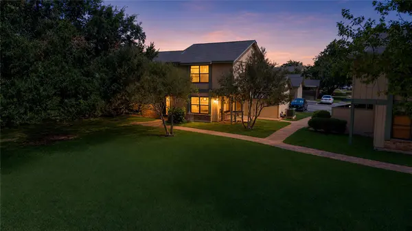 911 W Village LN, Austin, TX 78758