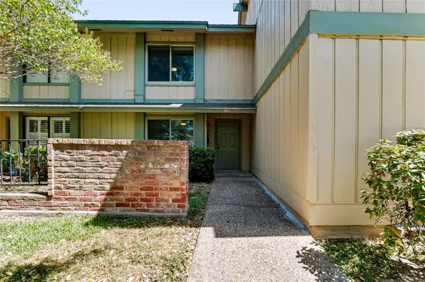 911 W Village LN, Austin, TX 78758