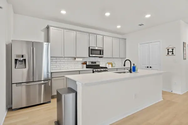 1233 WhippleTree TRL, Georgetown, TX 78626