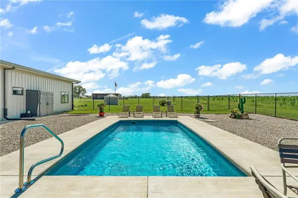 1482 N 300 RD, Baldwin City, KS 66006