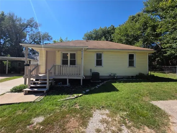 1112 Leslie ST, Independence, MO 64050