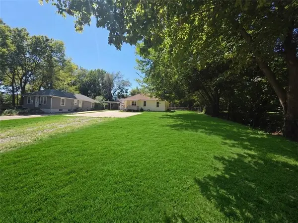 1112 Leslie ST, Independence, MO 64050