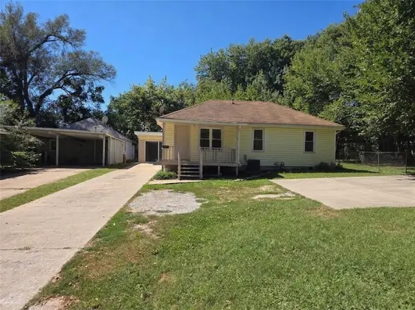 1112 Leslie ST, Independence, MO 64050