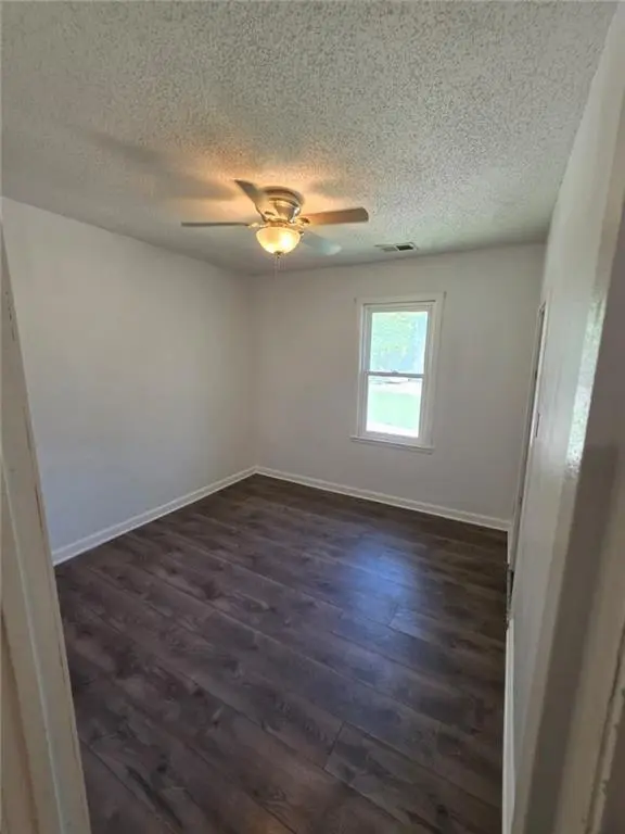 1112 Leslie ST, Independence, MO 64050