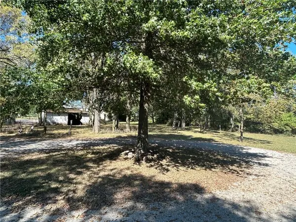 22803 Mary Lois RD, Cowgill, MO 64637