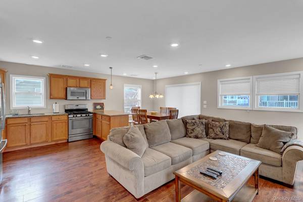 72 Arizona AVE, Long Beach, NY 11561