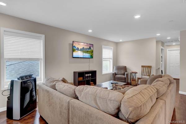 72 Arizona AVE, Long Beach, NY 11561