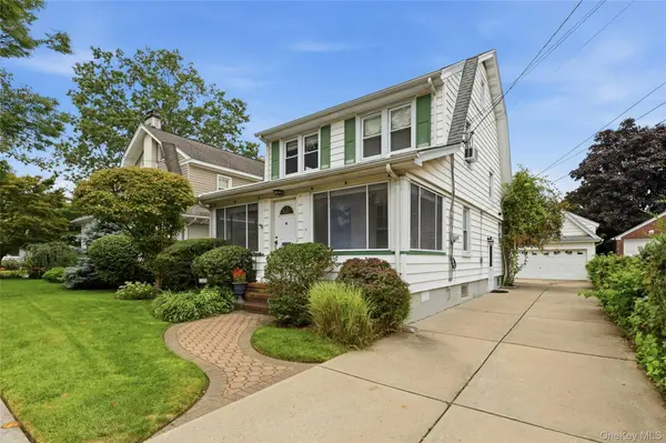 185 Crocus AVE, Floral Park, NY 11001