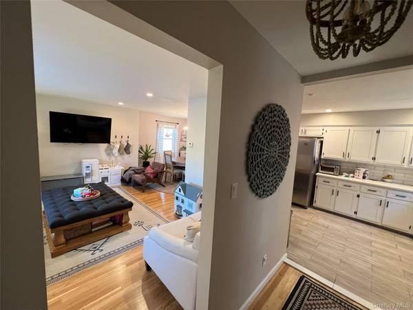 31 Roosevelt PL, Rockville Centre, NY 11570