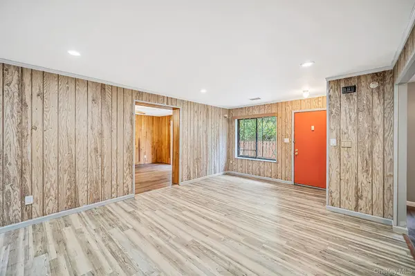 415 Clubhouse #51, Coram, NY 11727