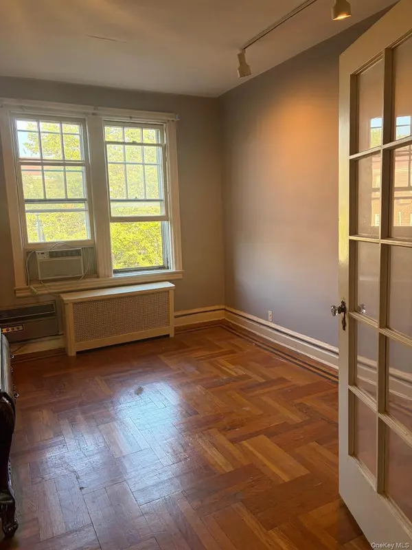 3134 79th ST, East Elmhurst, NY 11370