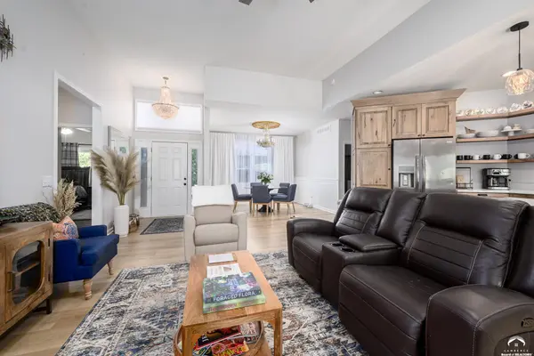 1104 Wagon Wheel RD, Lawrence, KS 66049