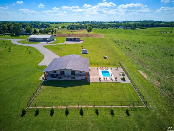 1482 N 300 RD, Baldwin City, KS 66006