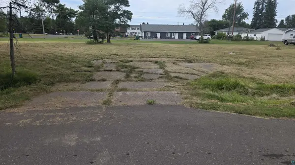 6823 & 6831 Ogden Ave, Superior, WI 54880