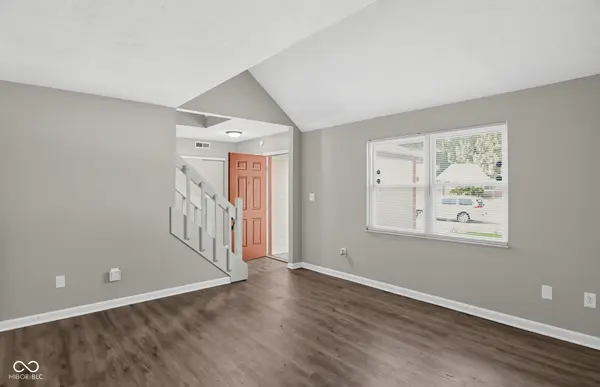 8325 Farmhill RD, Indianapolis, IN 46231