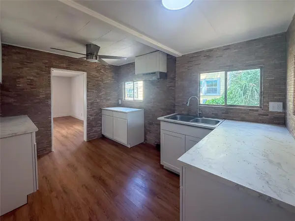 19 N MARY ST, Eustis, FL 32726